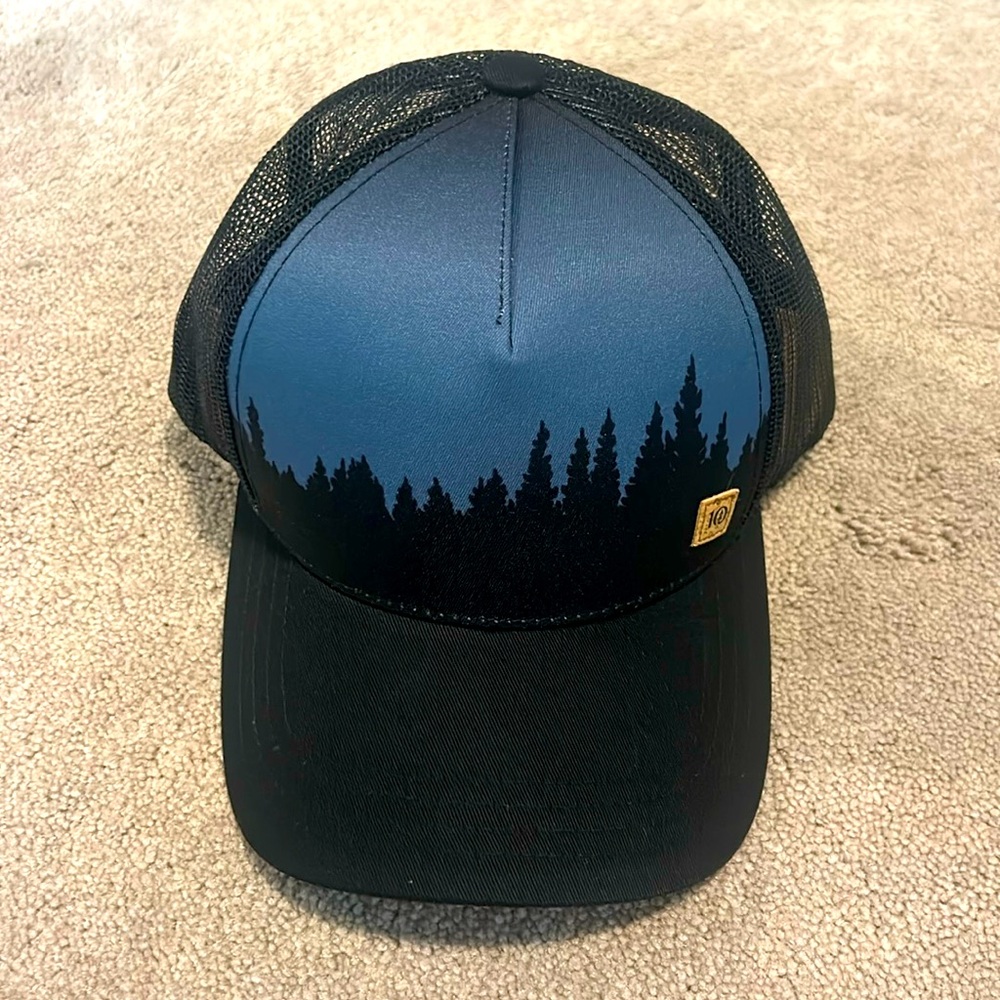 Tentree Juniper Altitude Hat.